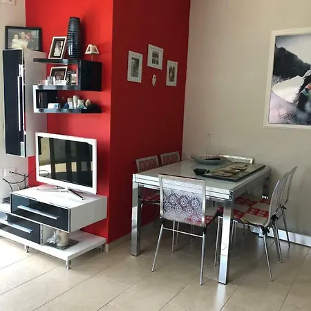 Marina House Apartament *